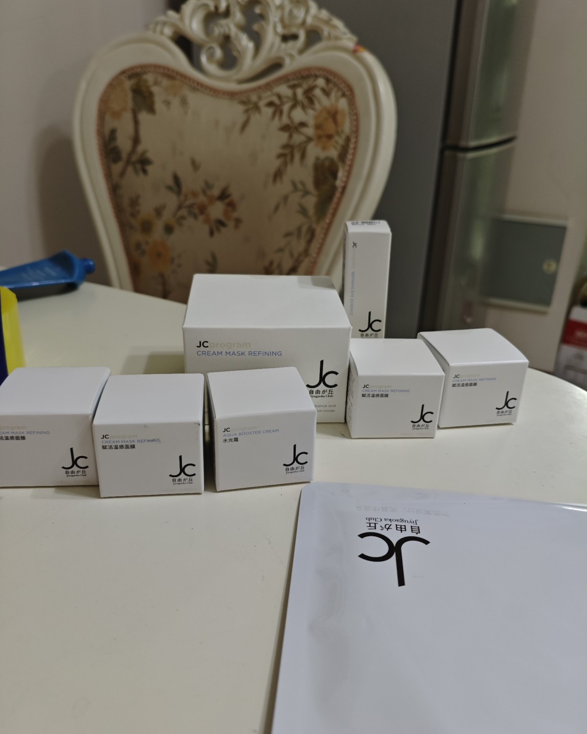 也没有做功课，就是偶尔间看到了就买了一盒试试！  ✨主要是听