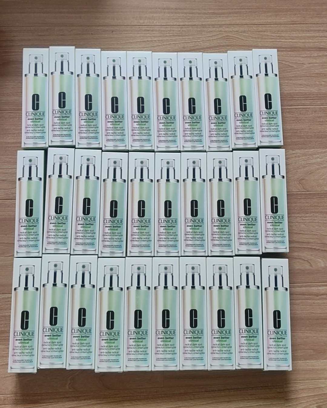 最近倩碧镭射套装价格一直都是93/套，这几天满赠，送一个黄油