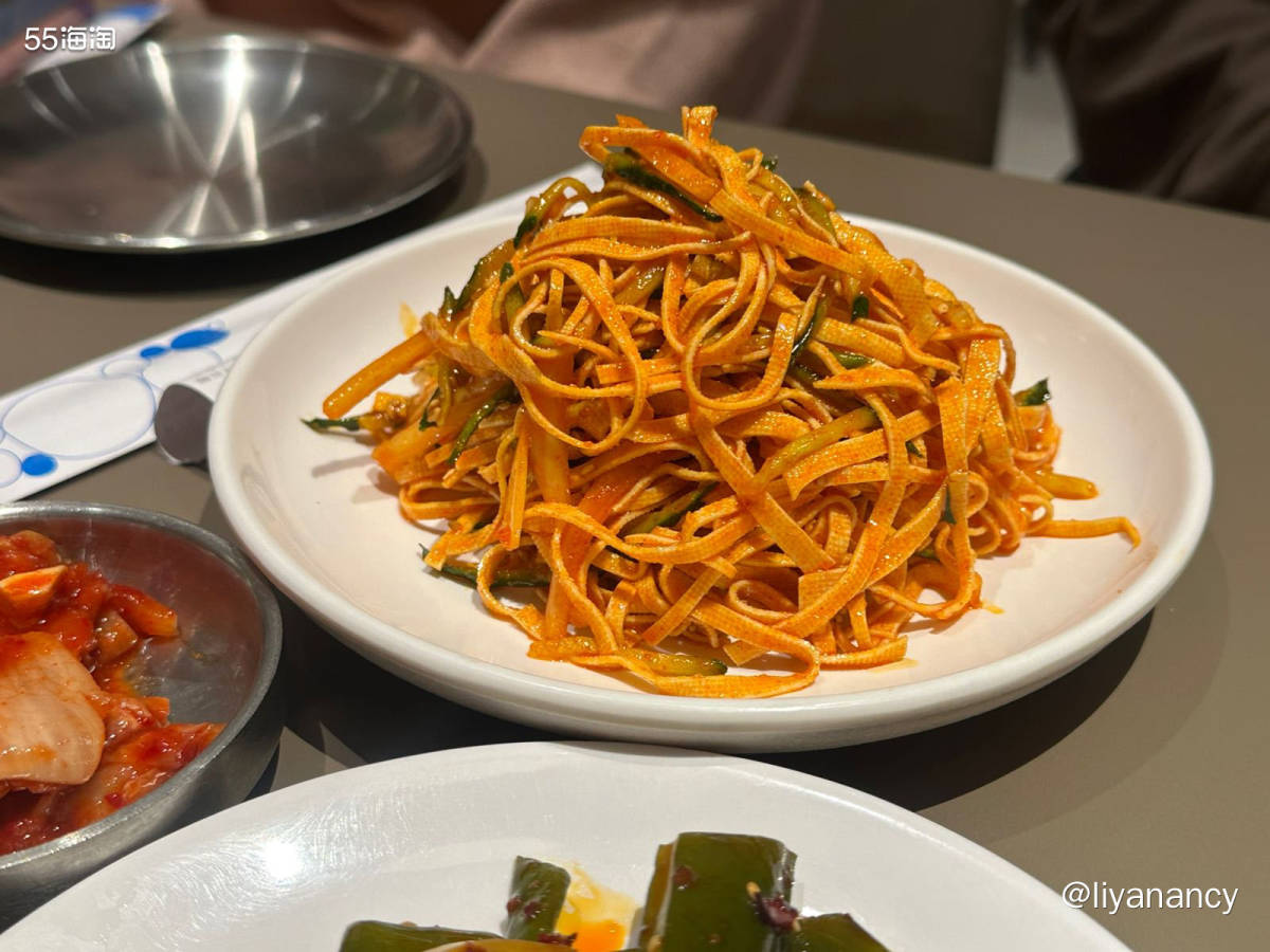 公司楼下的冷面店，他家不仅有冷面还有石锅拌饭，很适合和同事一