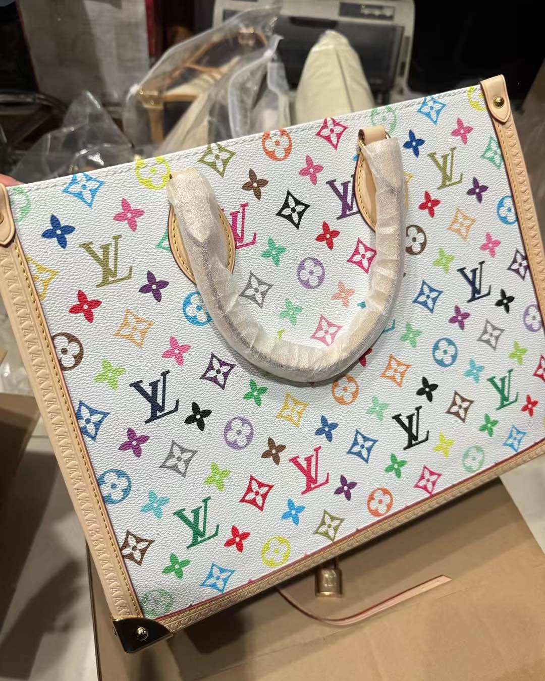 这包**的缺点就是太抢手——但背它撞款等于遇到眼光一致的富婆