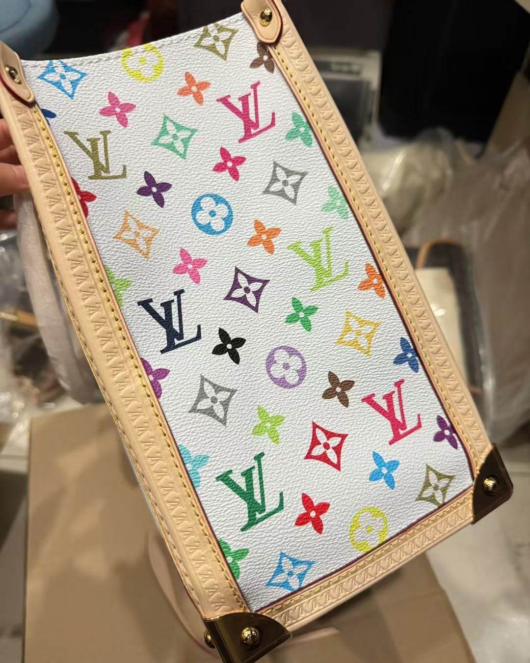 这包**的缺点就是太抢手——但背它撞款等于遇到眼光一致的富婆