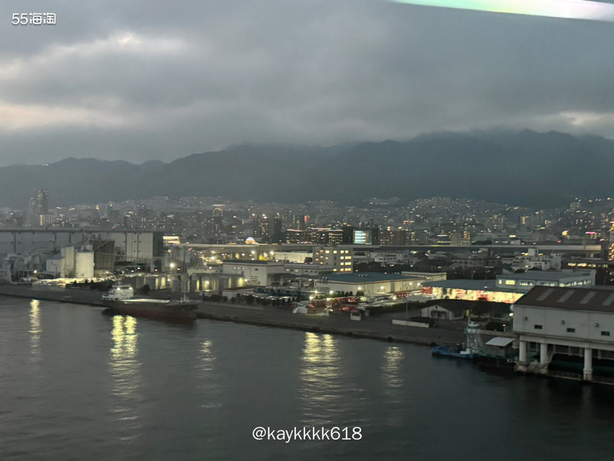 最后一天去完西舞子和兵库大佛之后准备去兵库美术馆的。阴天开始