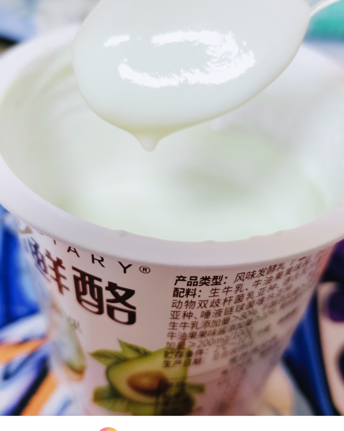 晚上出去散步，意外碰到了非常漂亮的夕阳。太阳红红的，落的非常