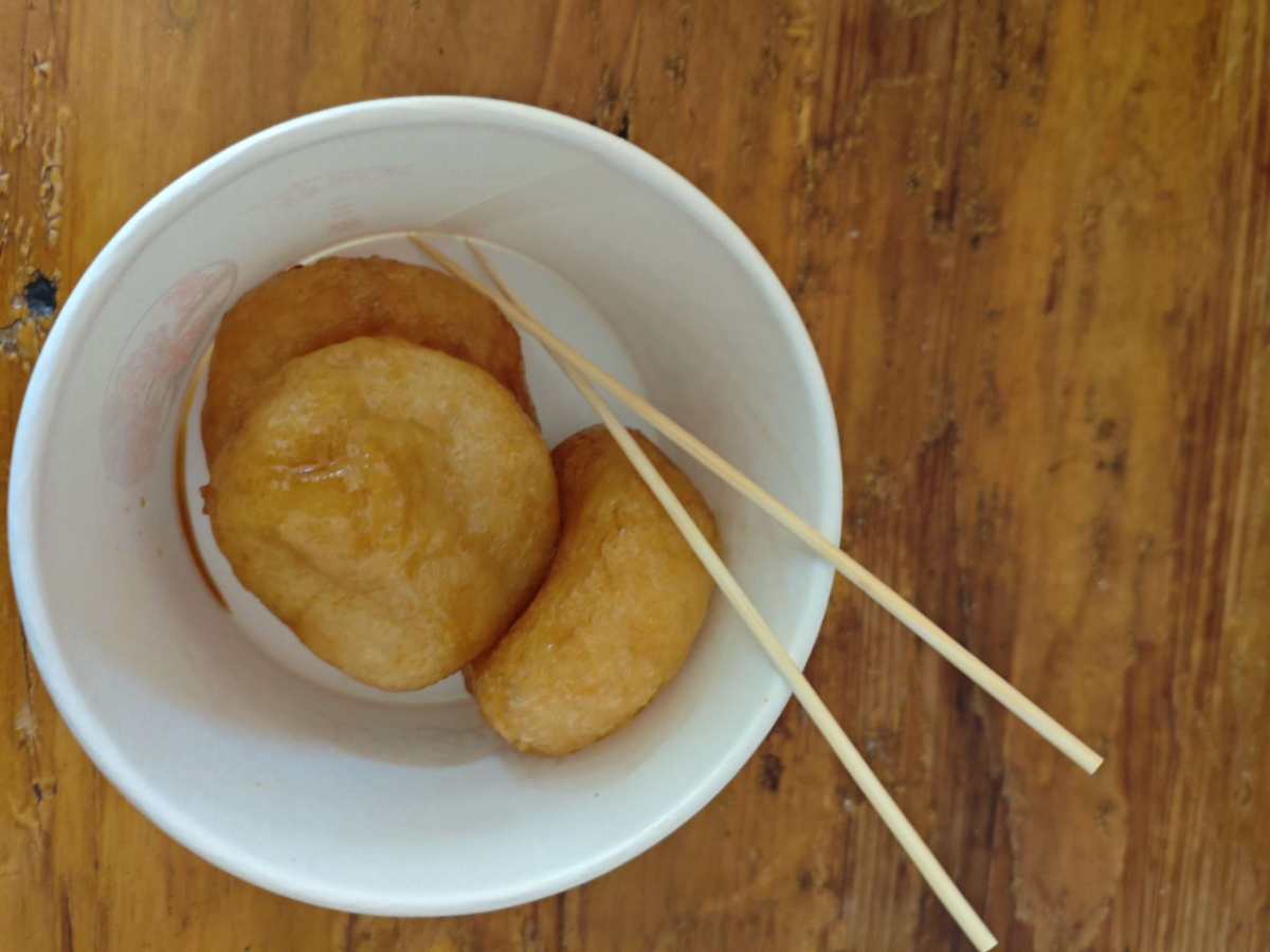 今天天气真的很好呢，出门打车去附近一个口碑好的煲仔饭店吃饭去