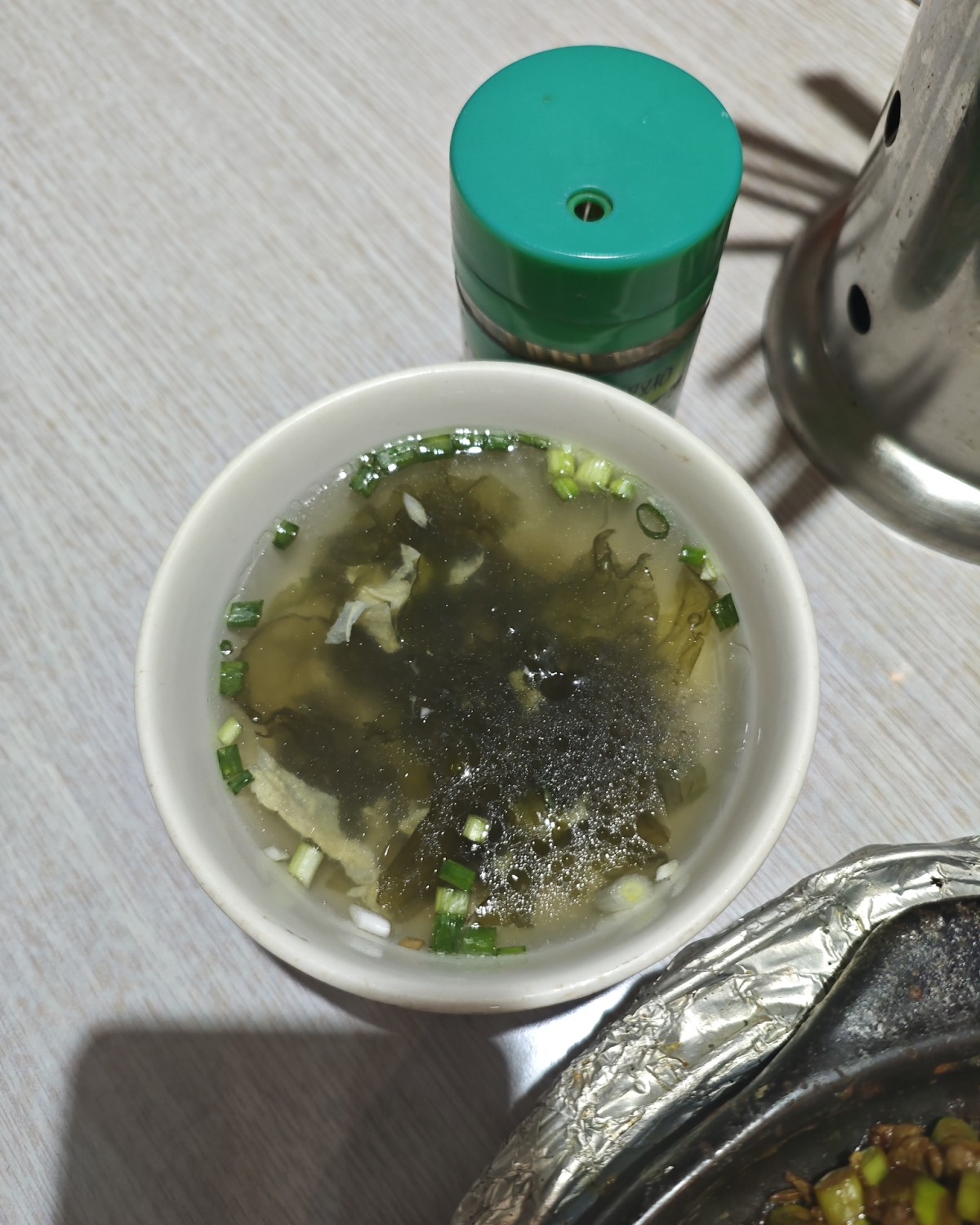 今天天气真的很好呢，出门打车去附近一个口碑好的煲仔饭店吃饭去