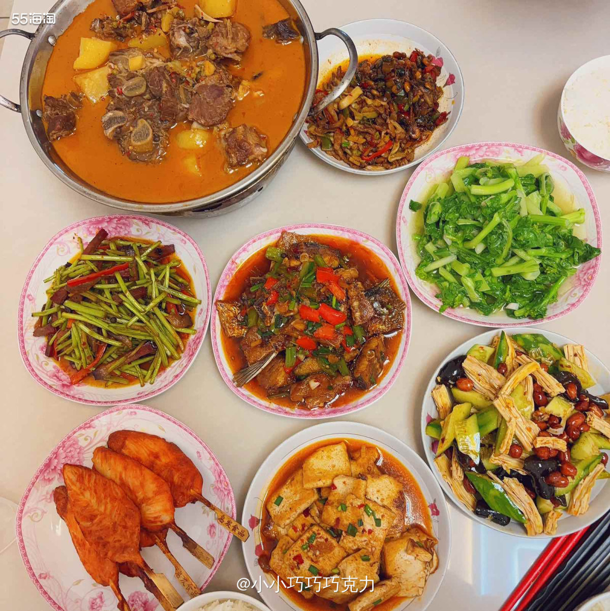 回妈妈家每次吃饭都好丰盛，昨天才吃了牛排，今天又吃猪排啦，妈
