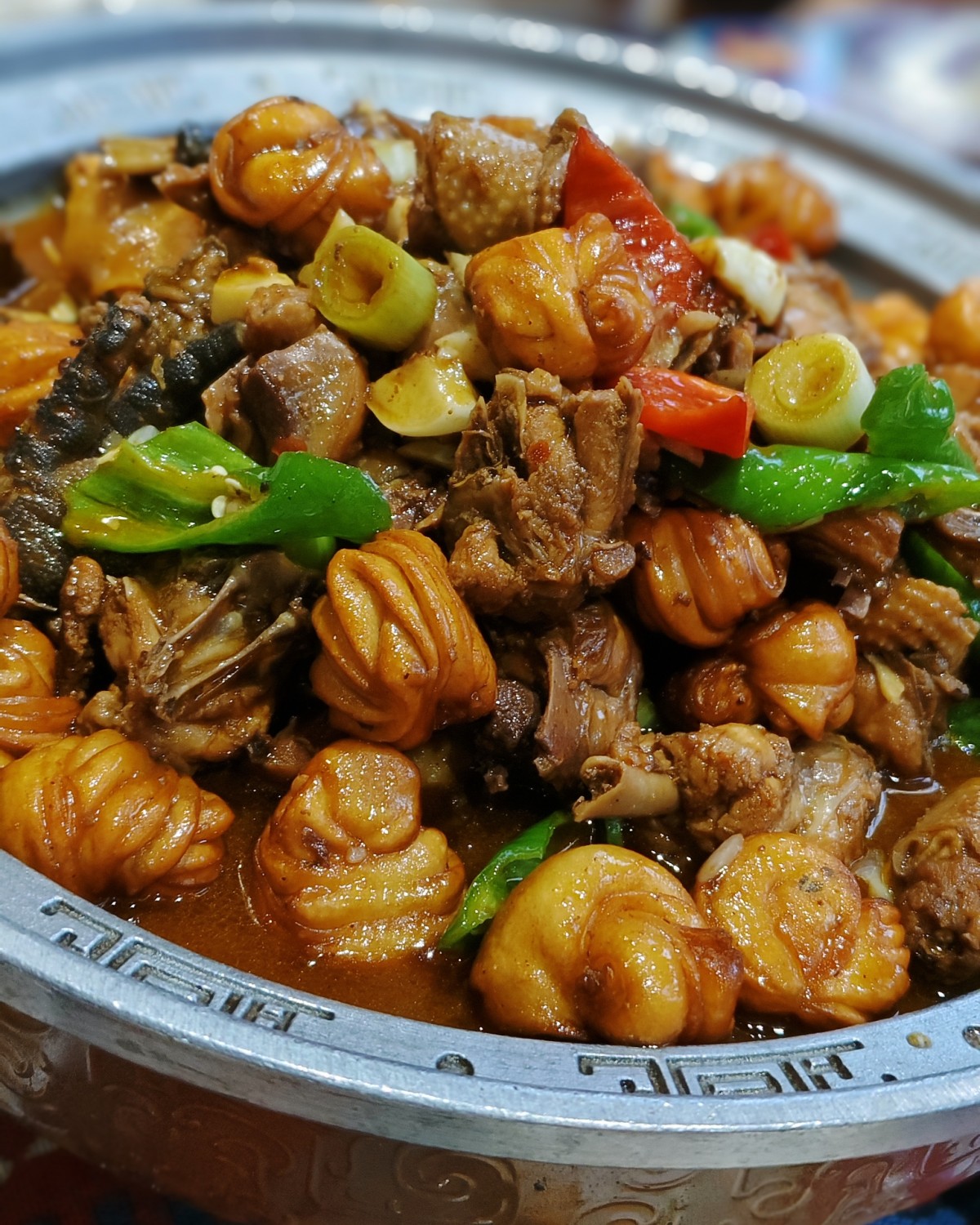 周末不晓得吃啥，于是去以前常吃的一家店，是一家疆菜，味道还是