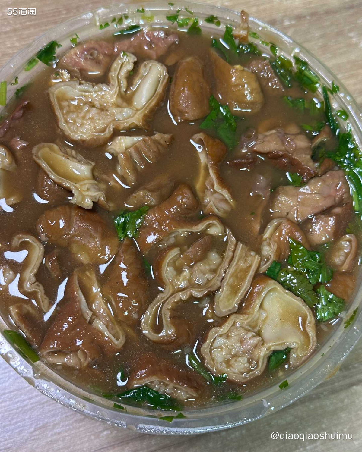 很久前就想吃卤煮，考虑到我超标的胆固醇，一直忍着。今天就不知