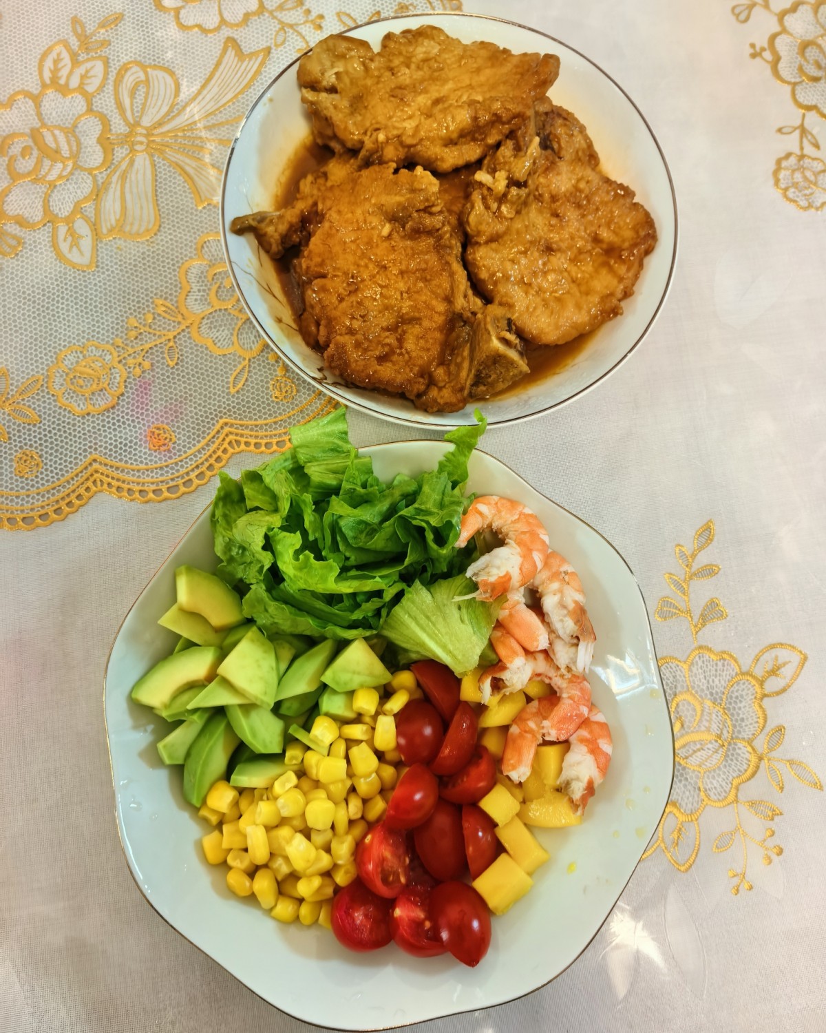 🍑继续来分享沙拉啦，这次是芒果鲜虾牛油果沙拉！必须承认这是