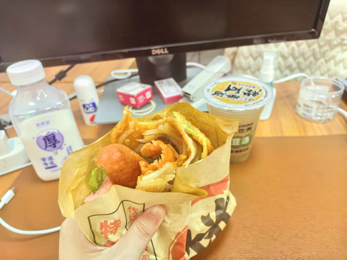 🍑吃过手抓饼，吃过鸡蛋饼，吃过杂粮饼，还没有吃过鸡蛋灌饼，