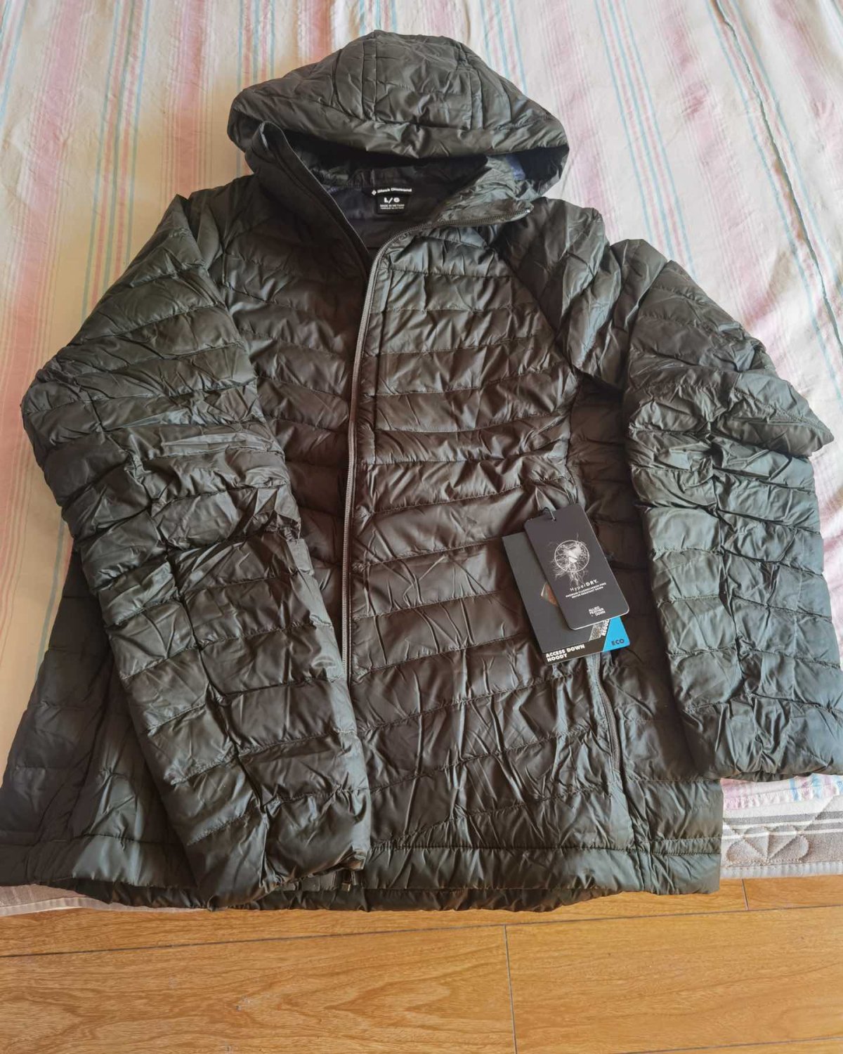 这件Black Diamond黑钻羽绒服购自加拿大折扣网站t