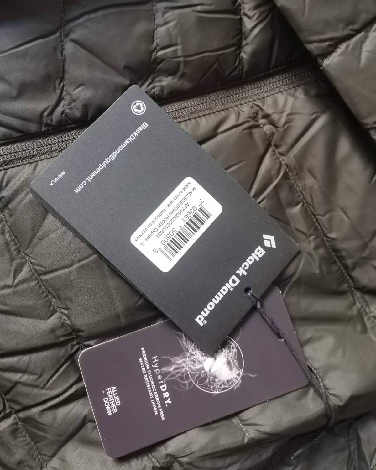 这件Black Diamond黑钻羽绒服购自加拿大折扣网站t