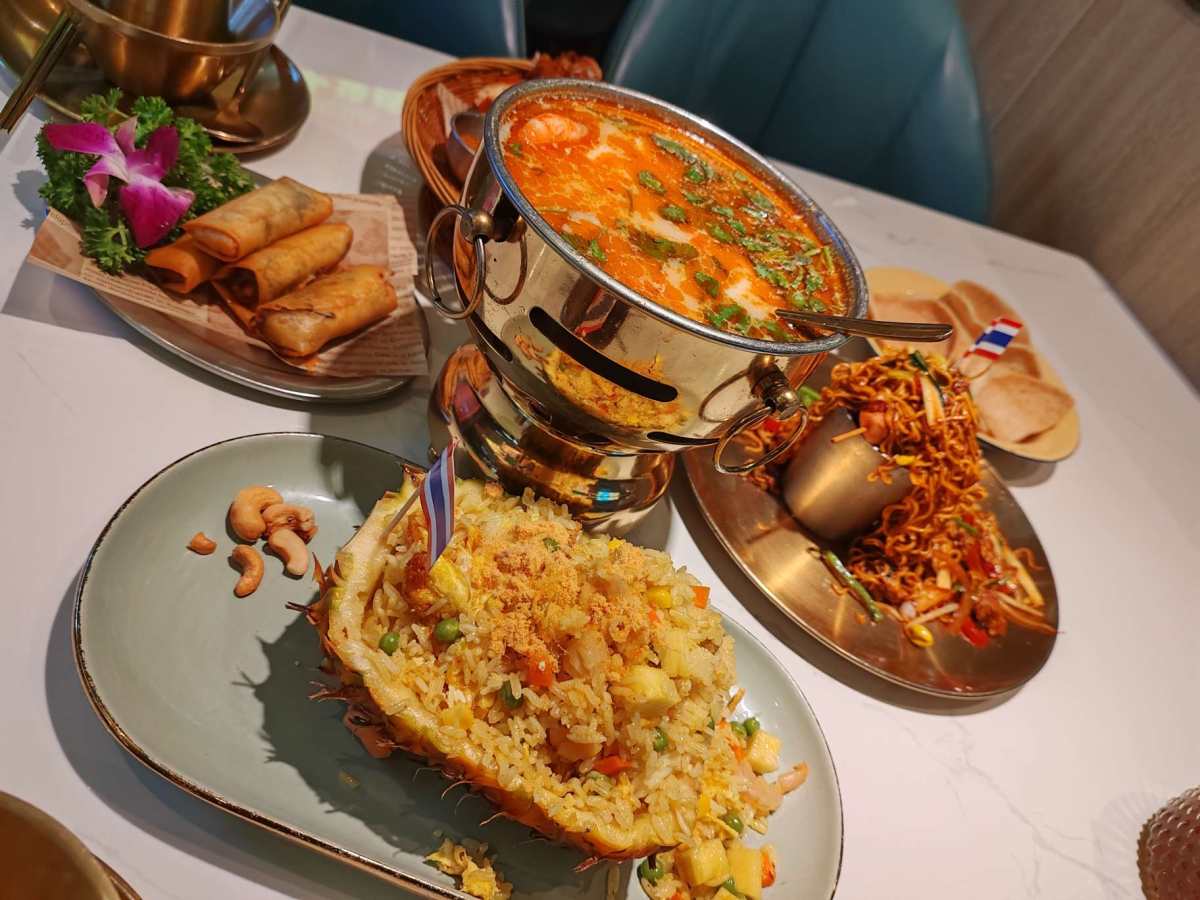 想躺平，想吃好吃的，工作日约一下闺蜜吃个饭吧！ 约的龙鼎万达