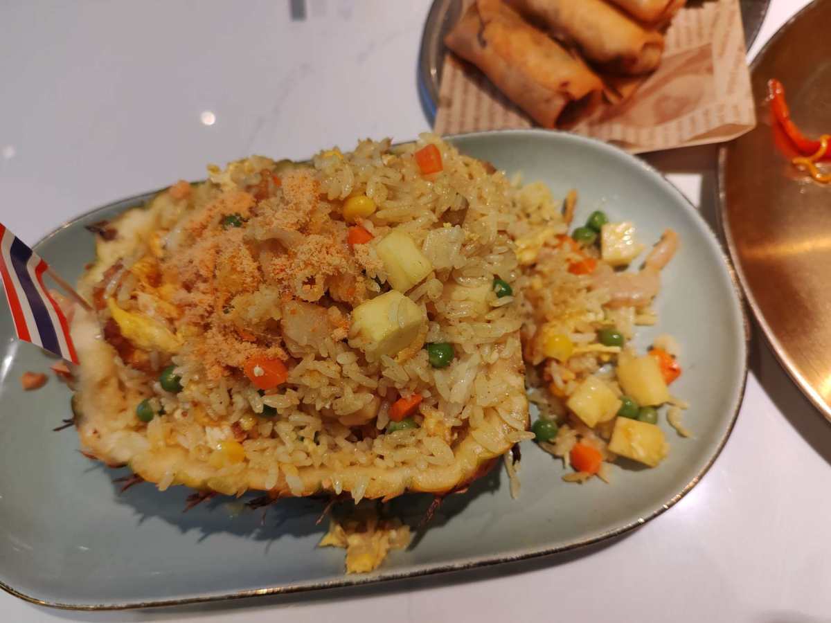 想躺平，想吃好吃的，工作日约一下闺蜜吃个饭吧！ 约的龙鼎万达