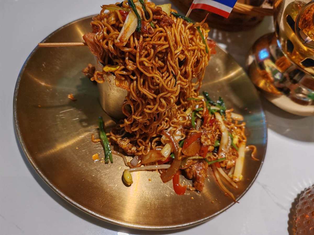 想躺平，想吃好吃的，工作日约一下闺蜜吃个饭吧！ 约的龙鼎万达