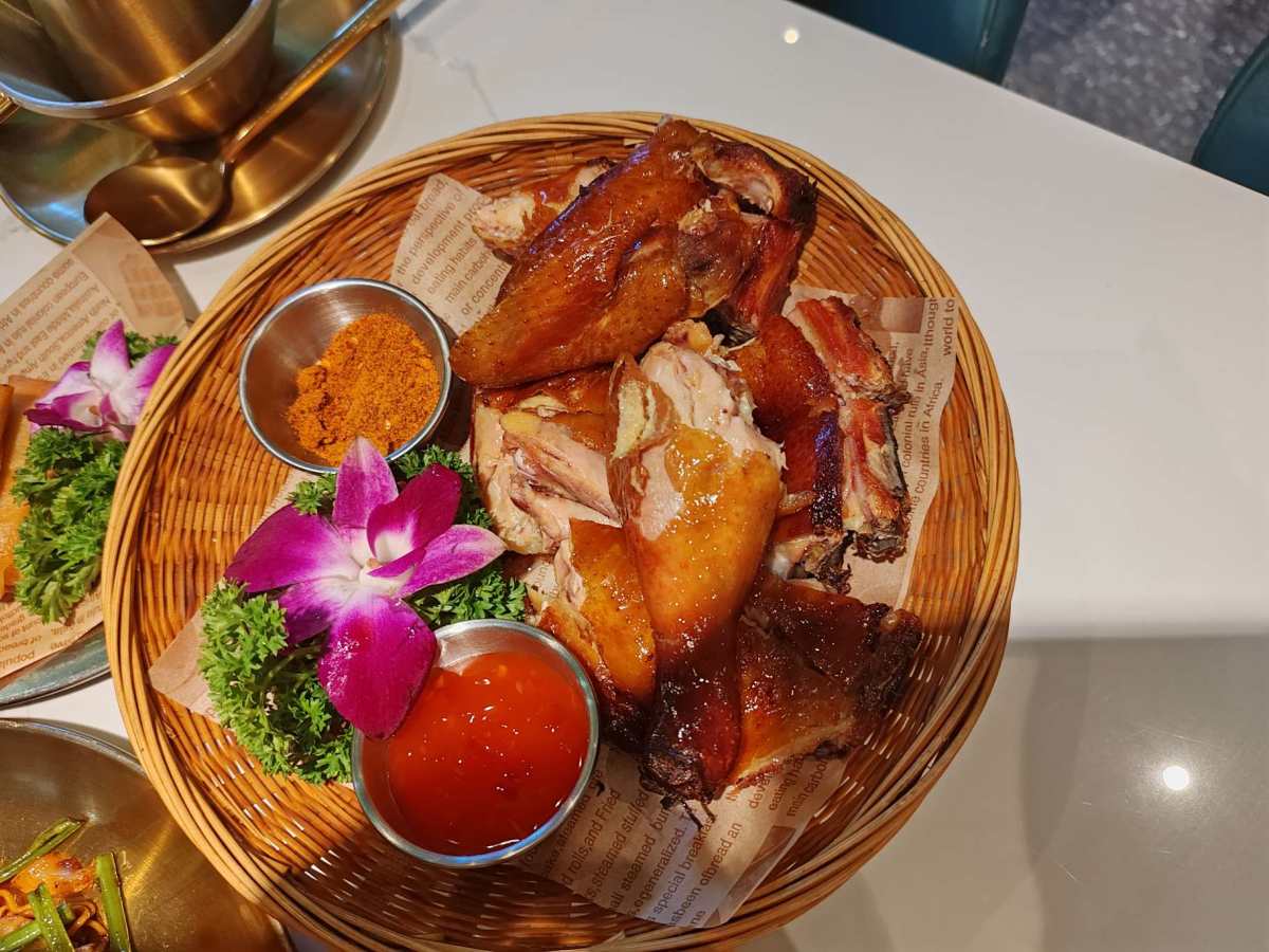 想躺平，想吃好吃的，工作日约一下闺蜜吃个饭吧！ 约的龙鼎万达