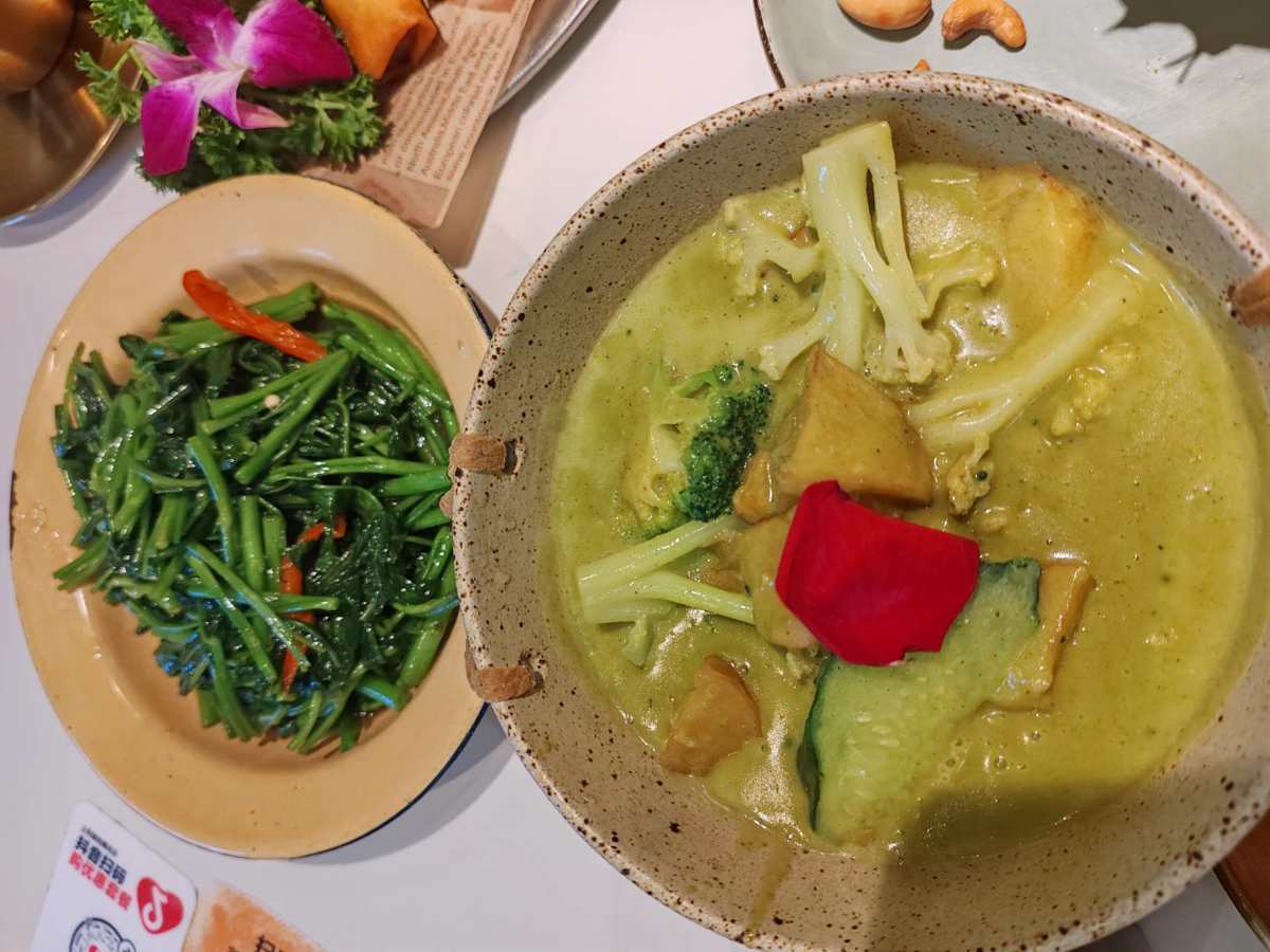 想躺平，想吃好吃的，工作日约一下闺蜜吃个饭吧！ 约的龙鼎万达