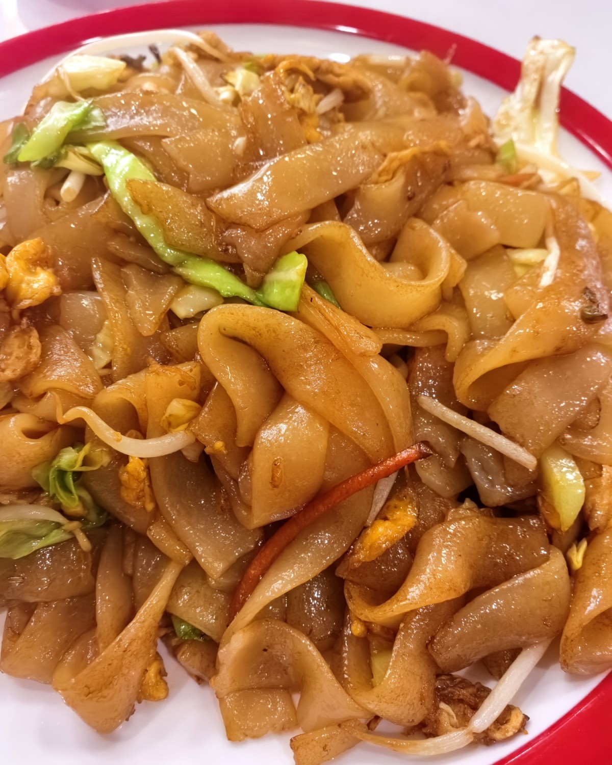 家人们，饭点到啦！ 今天来吃沙县小吃。 一眼就瞅中了这盘炒河