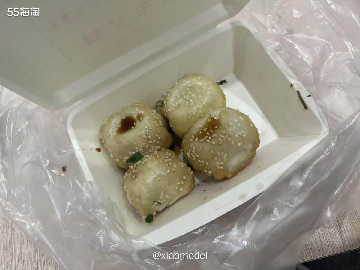 😀我可能脑子有泡，不仅在上海吃过好吃的生煎包，到了广州也要