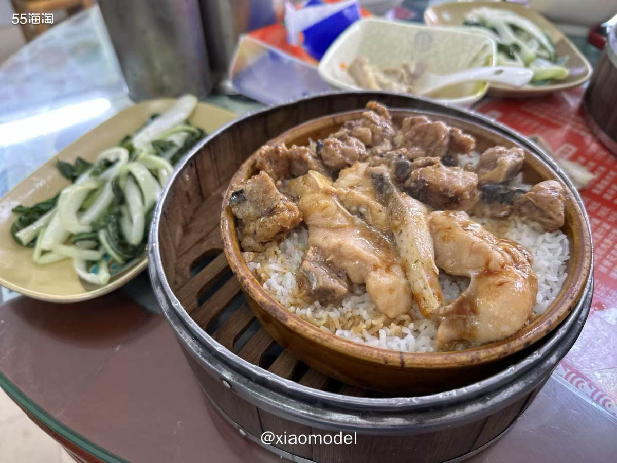 😀又来吃蒸饭啦！这家的蒸饭深得我心！  😍这天在冰柜前挑