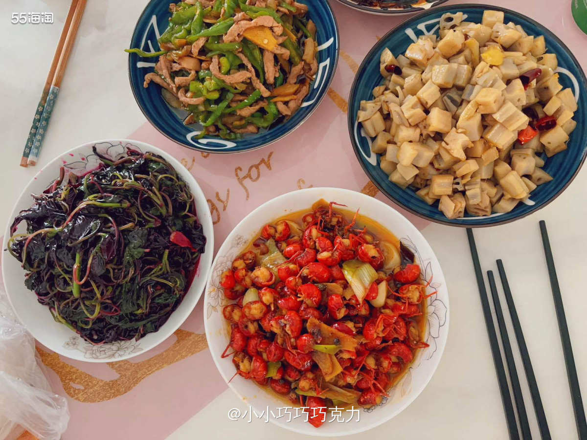 去年因为怀孕都没吃过龙虾，今年补上啦，现在小龙虾已经出来了，