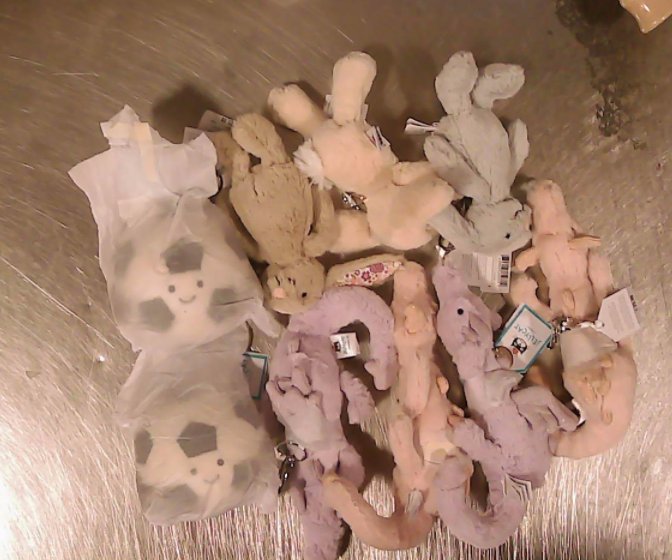 哈哈，最近沉迷jellycat，而且沉迷挂件~ 买了好多个挂