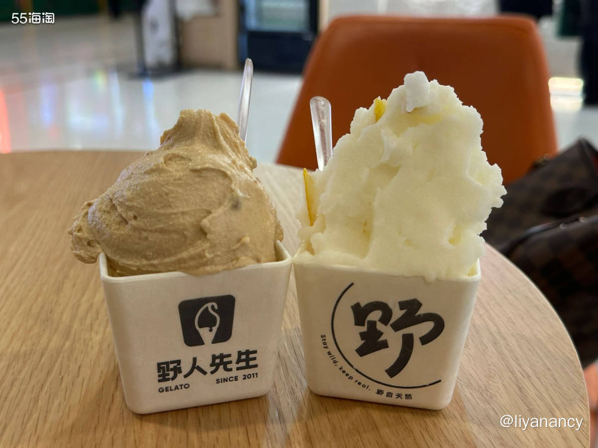 就像港剧一样， 开心不开心都要去吃面！油泼菠菜面，说是季节款