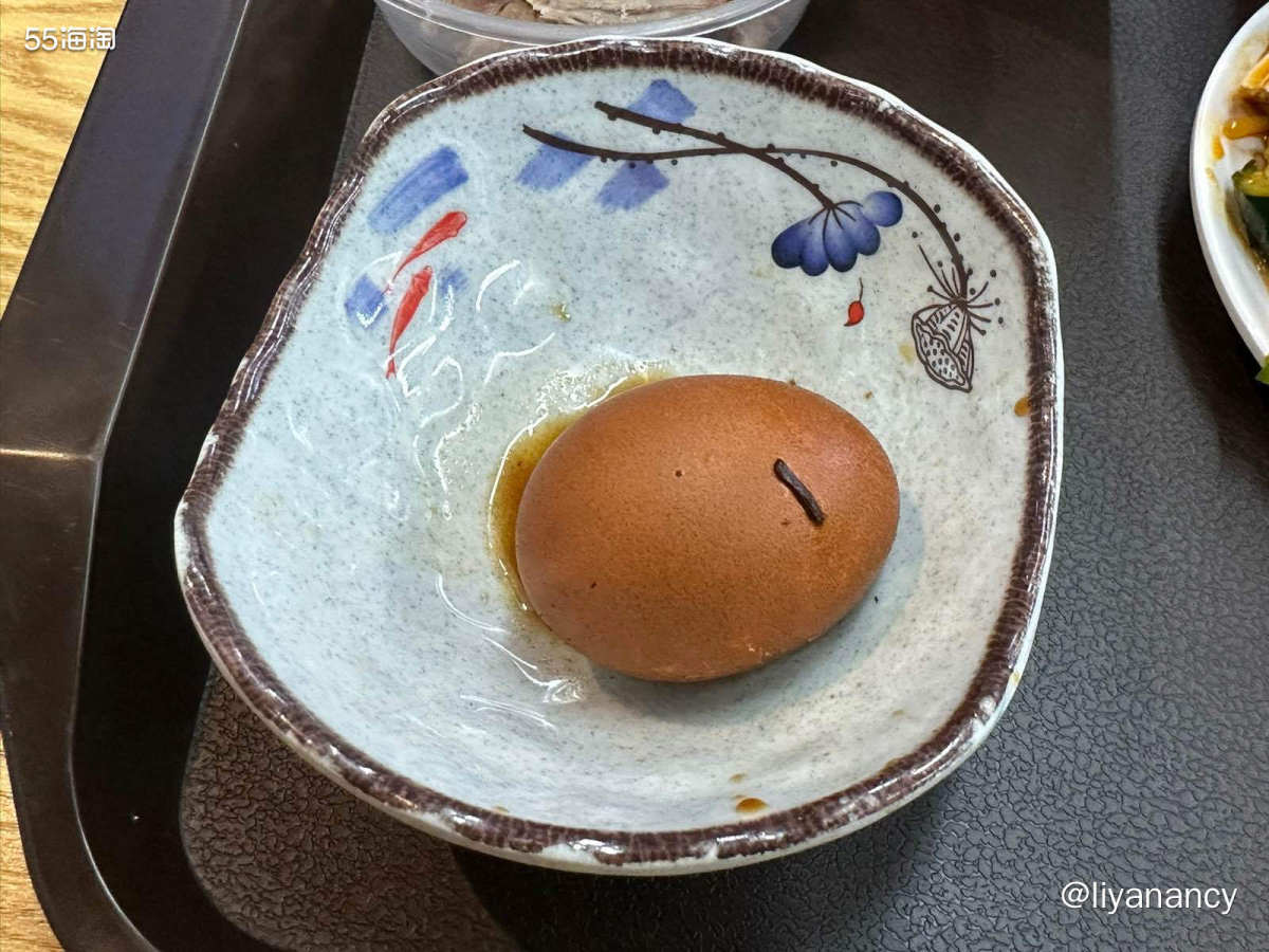 公司附近的一家牛肉拉面， 面的细度是可以跟师傅说的， 茶叶蛋