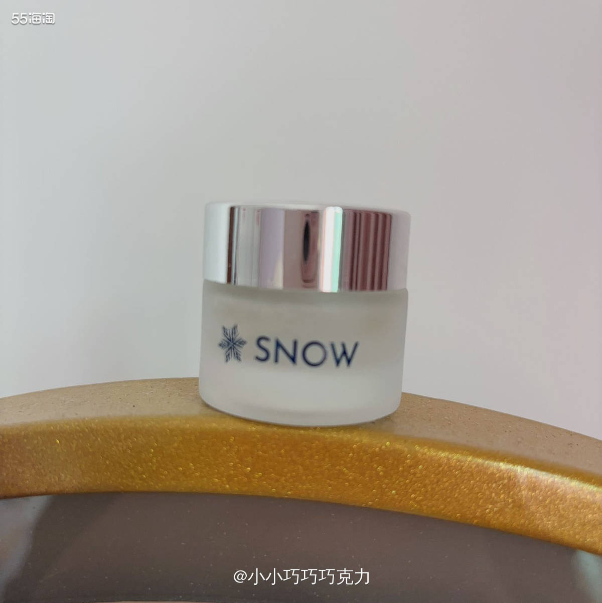 我好像也不怎么用很小众的品牌，都是买的一些大众品牌，用的几个