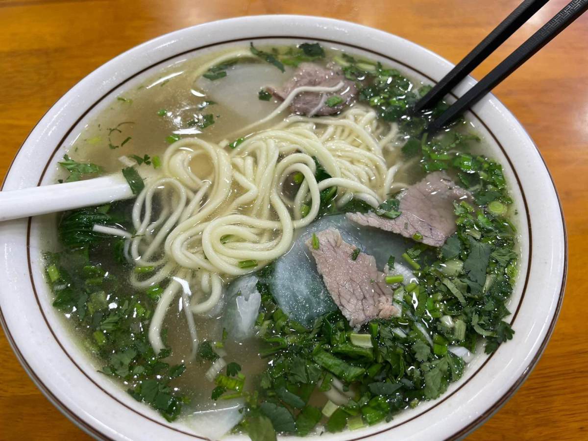 🍜今天又来吃兰州拉面啦。我很喜欢吃兰州拉面，主要是因为它的