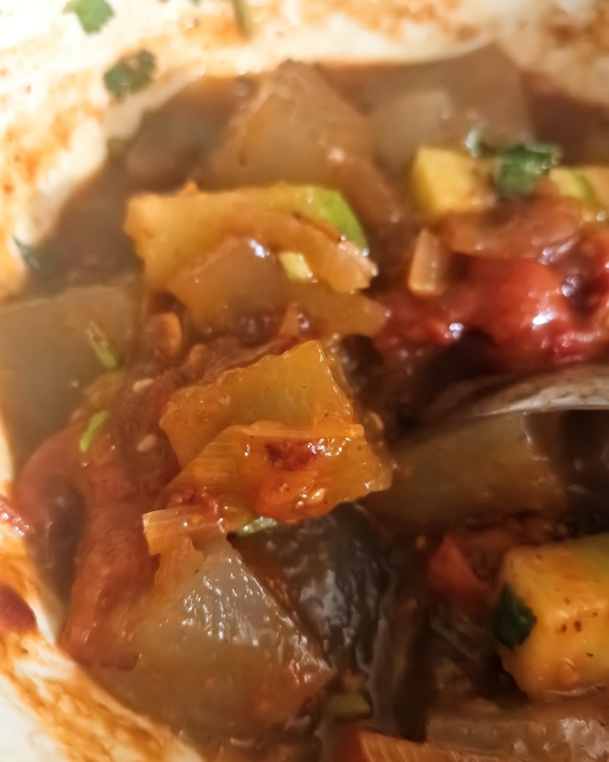 跟你们讲讲我超爱的煎凉粉！ 每年清明，我妈都会做凉粉， 我呢