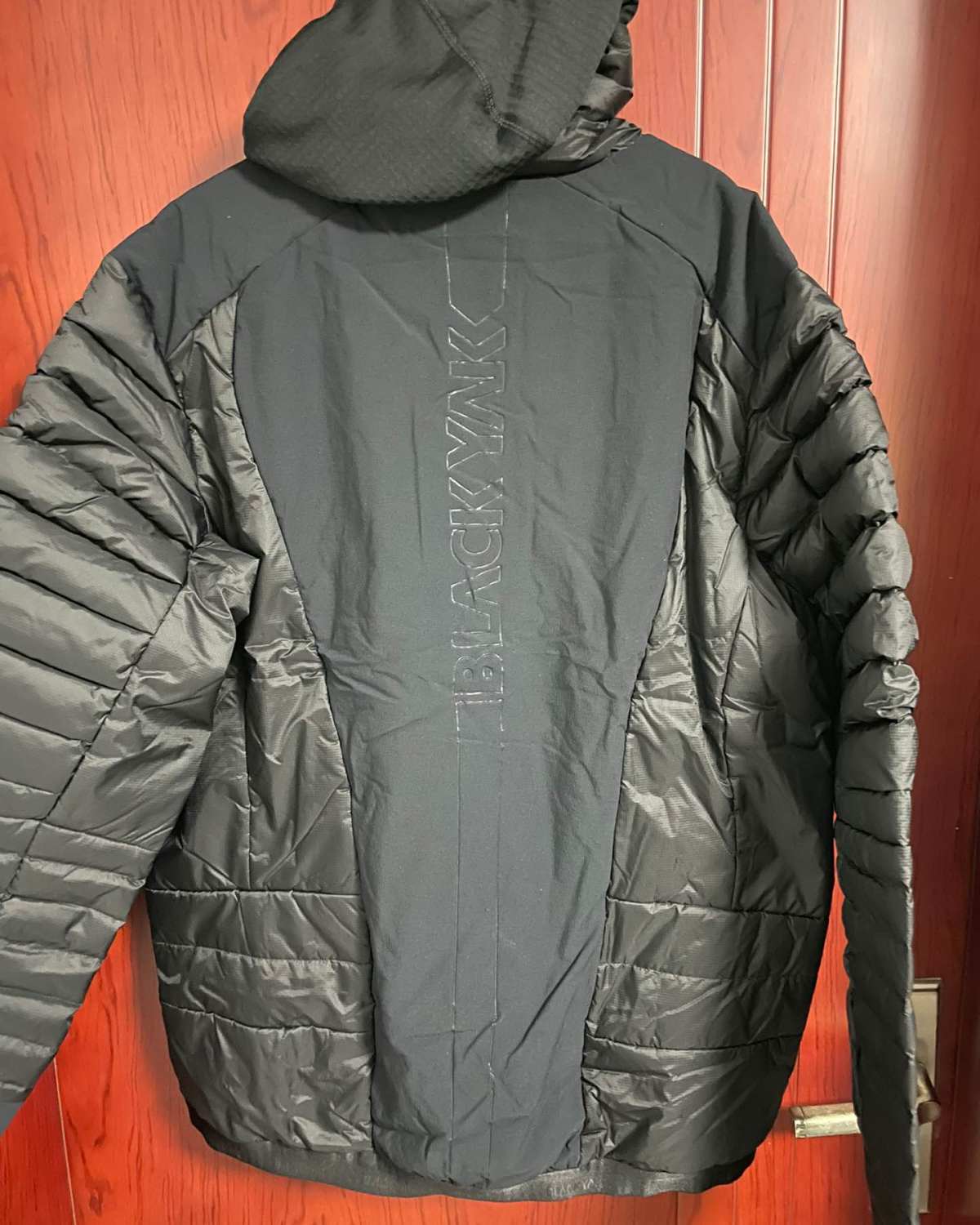 最近购入了一件blackyak的保暖夹克，这个品牌来自韩国，