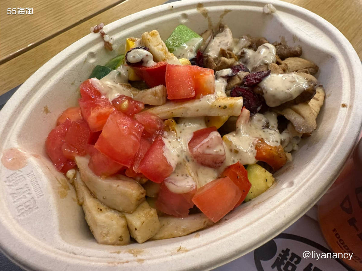本来要来超级碗吃咬春饭的， 没想到晚上就售光了， 选的鸡腿饭