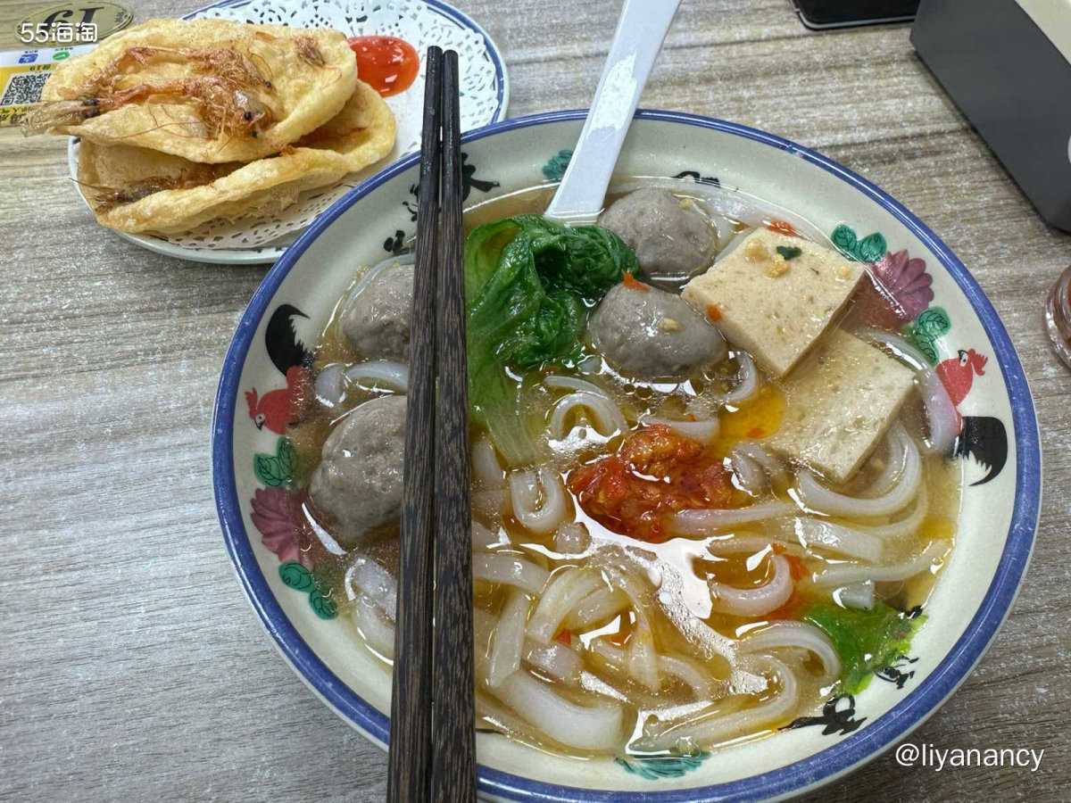 本来要来超级碗吃咬春饭的， 没想到晚上就售光了， 选的鸡腿饭