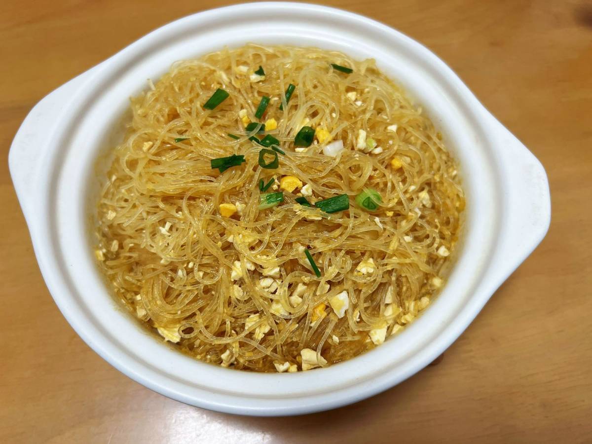 糖醋排骨和咸蛋黄粉丝煲都是在网上看了教程第一次做。 电饭煲糖