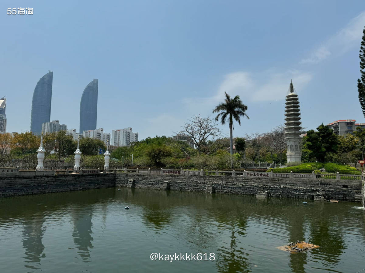 昨天泉州下雨正好打算去一趟厦门，动车过去只要26块用了立减金