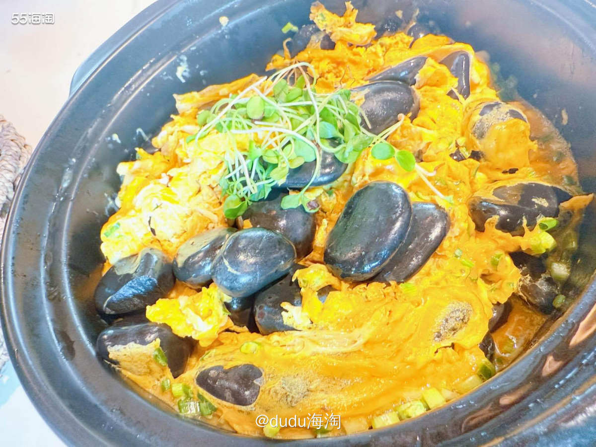 🌿上午徒步后来吃饭，单位选的这家餐厅装修很棒，是北京电影节