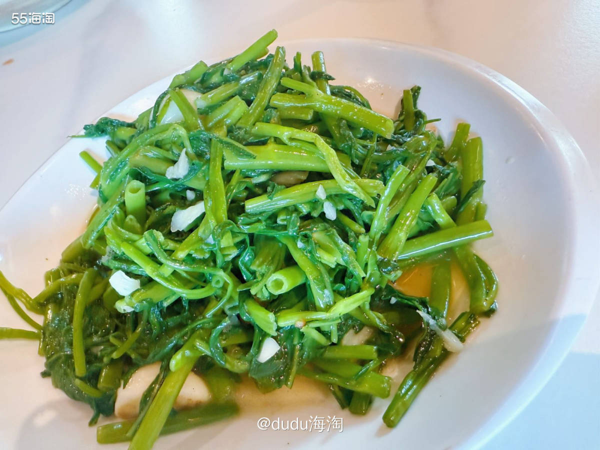 🌿上午徒步后来吃饭，单位选的这家餐厅装修很棒，是北京电影节