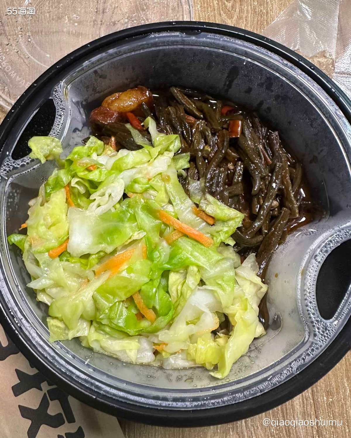 原先在北京几乎找不到排骨米饭，每次都是回青岛吃，后来北京也有