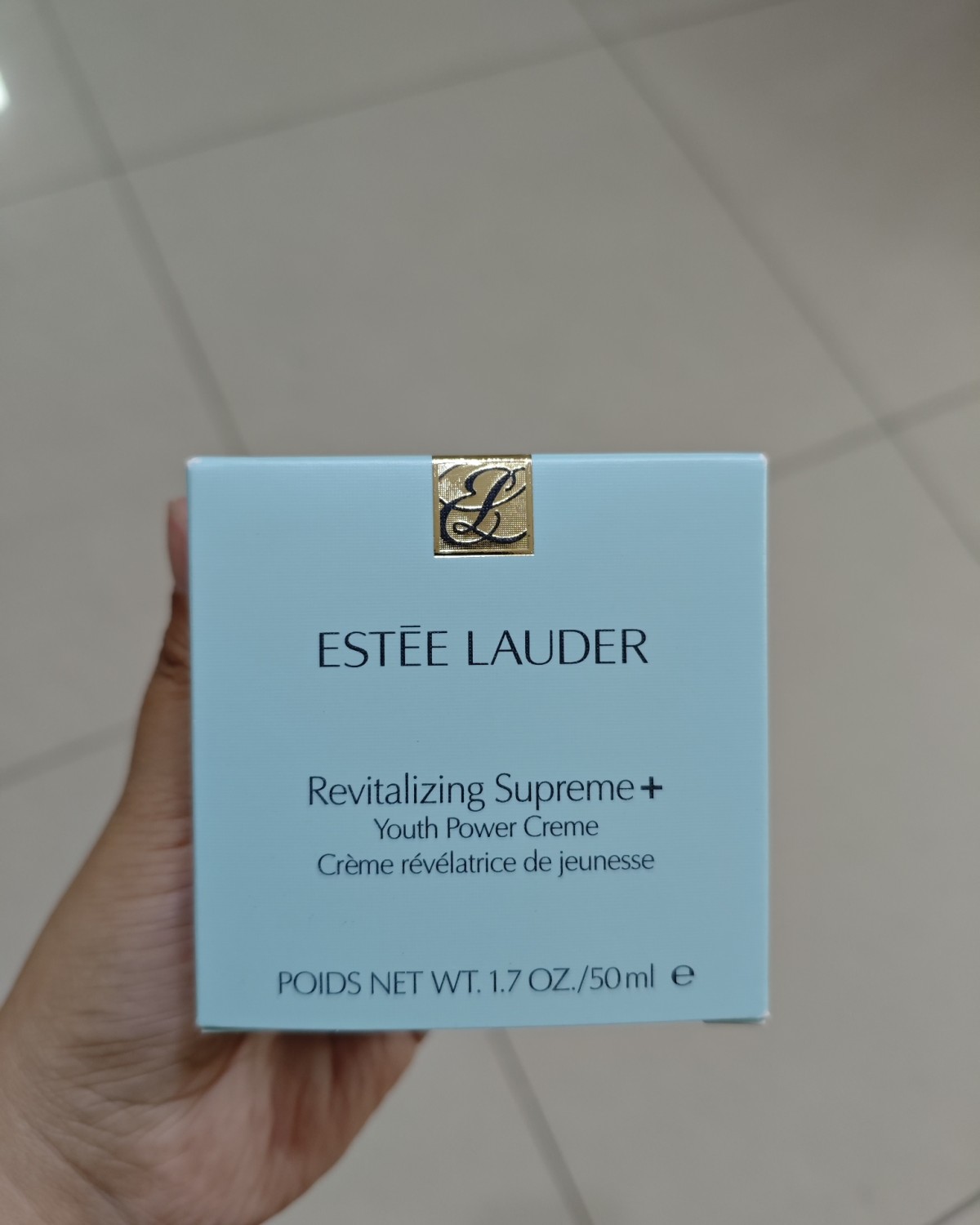 有段时间丝芙兰有5折活动，我就买了些东西，昨天收到了一箱！ 