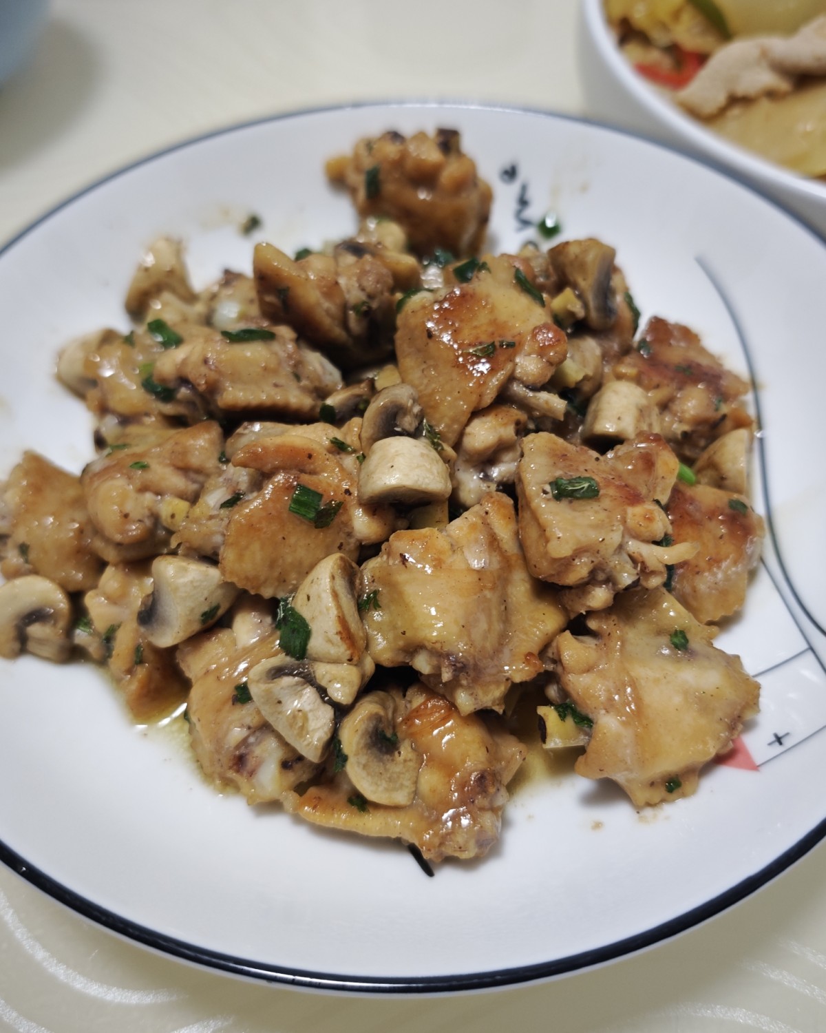 跟着小红书学的潮汕菜！！！第一道是:潮汕咸菜炒猪肉，会加点红