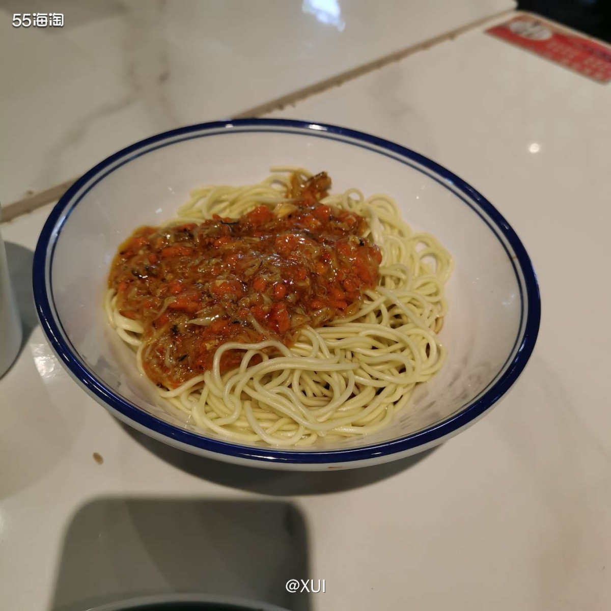 迪士尼第二天就跑去了外滩附近活动，正好酒店选在豫园附近，就走