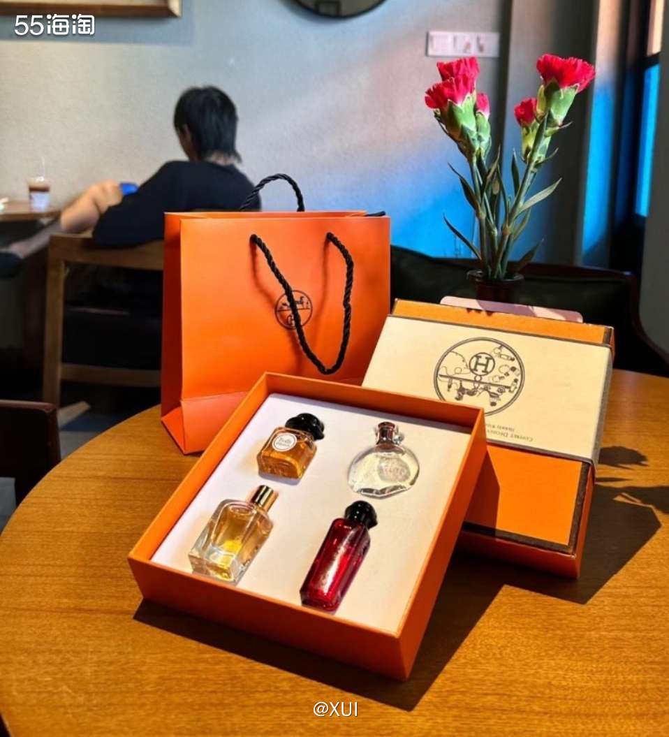 这是帮别人下单买的爱马仕Q香套盒，因为现在丝芙兰的赠品一个号