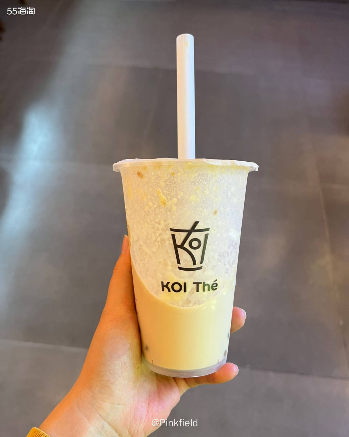 🧋这是月初跟老友们吃饭时喝的，她们给我点了一杯KOI家的比