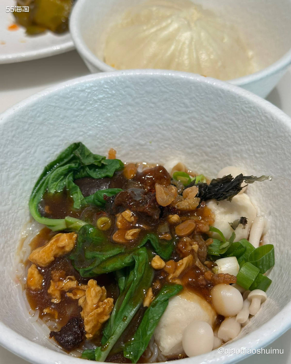 昨天早上在酒店吃早饭，怎么说呢，一般般吧。 热菜不多，就三四