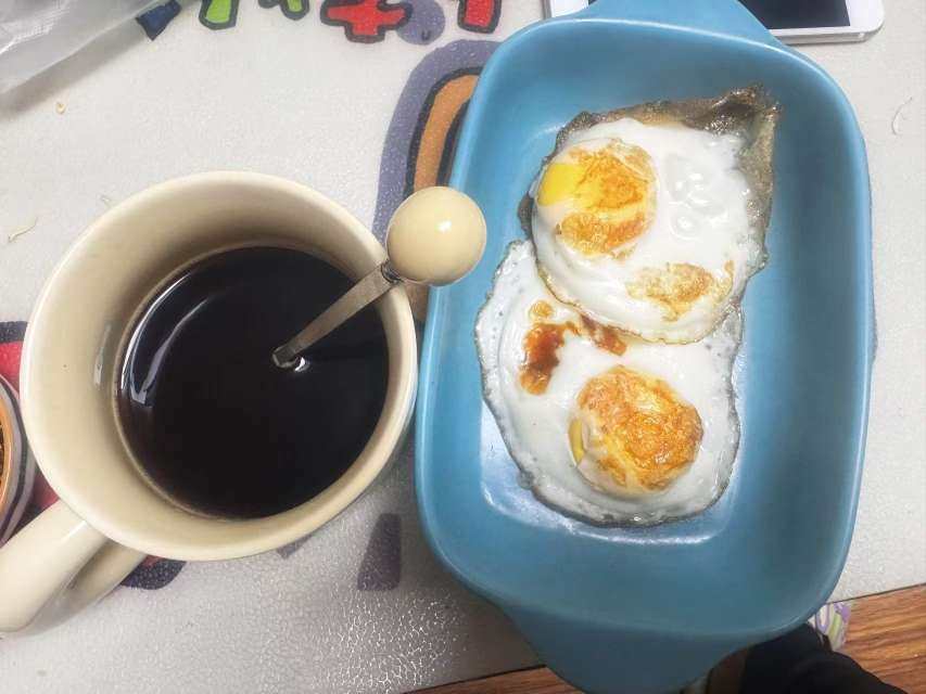 体重相比于前一天掉了-1.1。目前两天掉了2.1了。 这个速