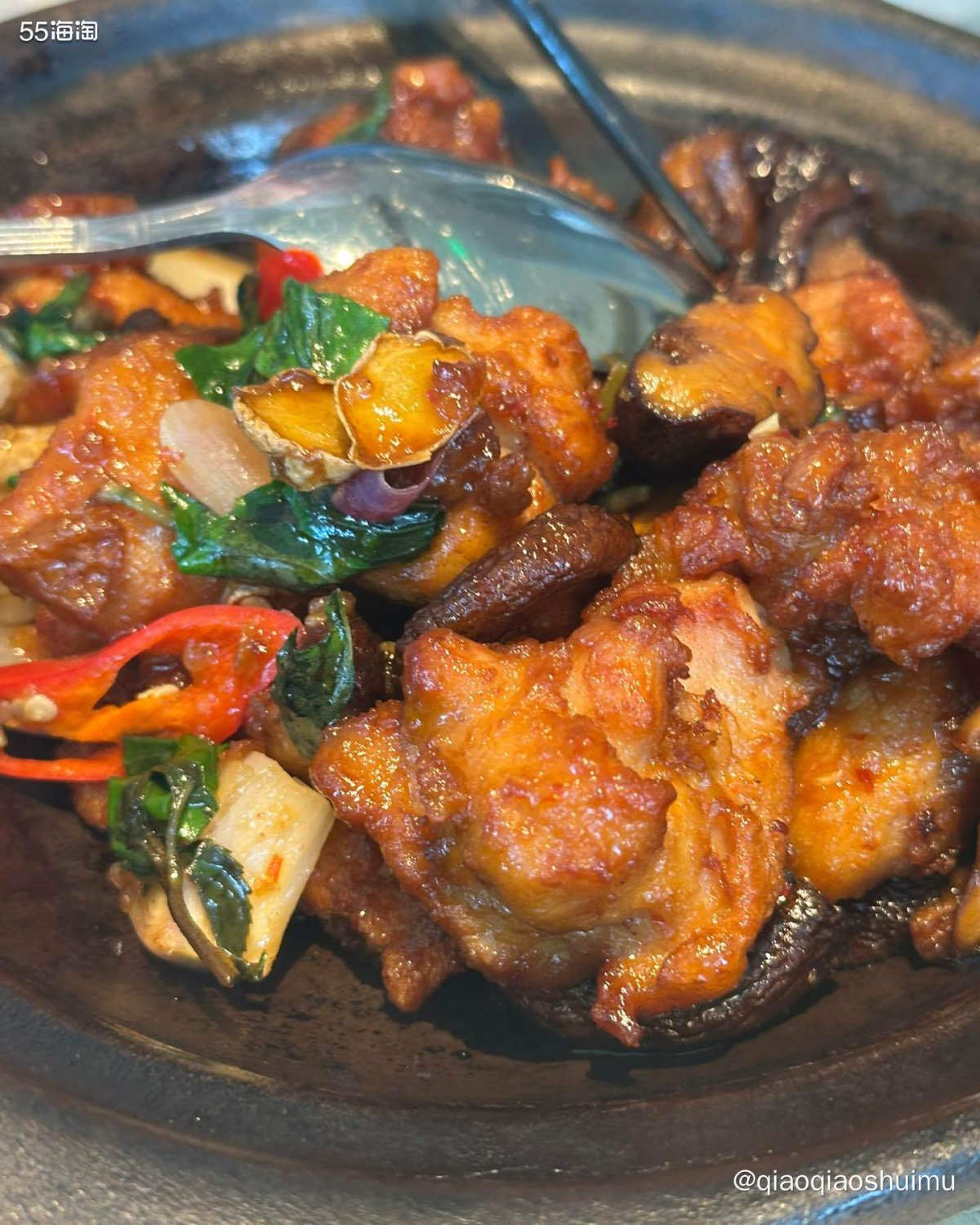 今天是母亲节，祝天下母亲节日快乐哦～ 我们跟公婆一起出来吃饭