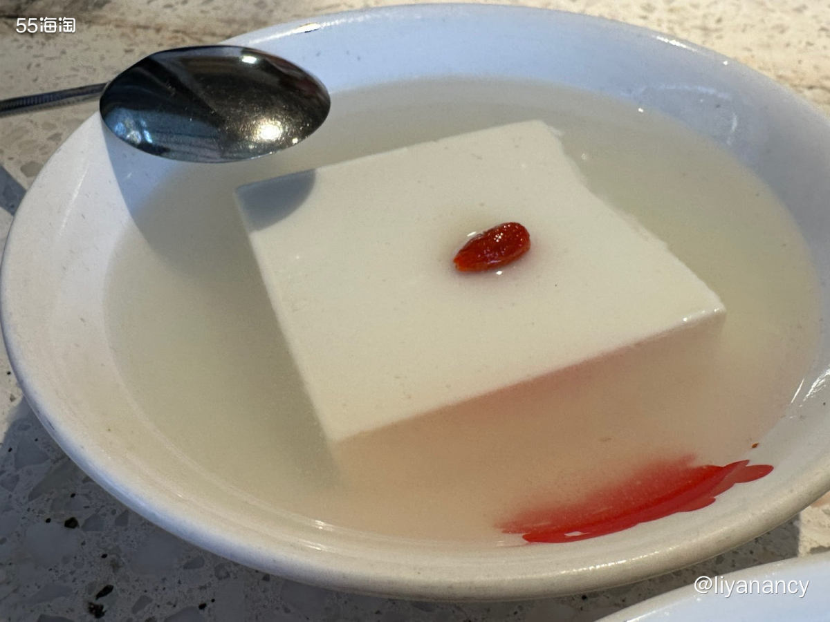 很喜欢的一家重庆面馆，虽然排队队伍还是很长！ 但是翻台很快，