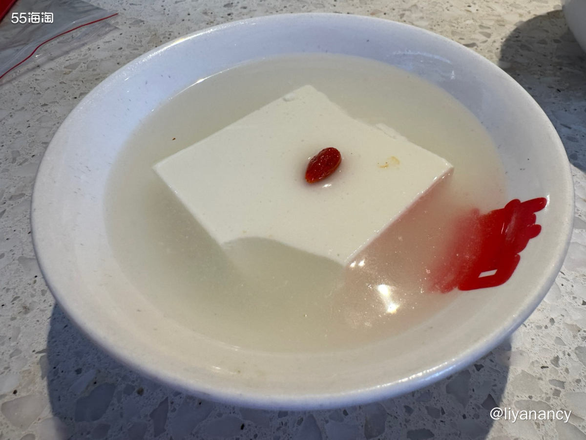 很喜欢的一家重庆面馆，虽然排队队伍还是很长！ 但是翻台很快，