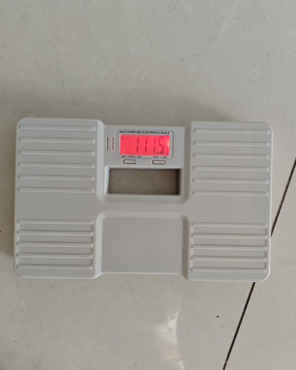 目前好像减脂的平台期过了吧，对比前两天体重降了一点，之前一直